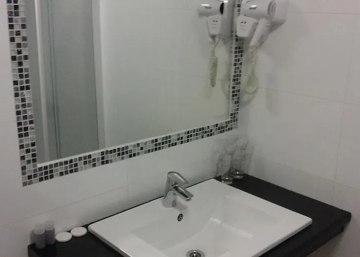 ゲストハウス Garni Plava Laguna 2*