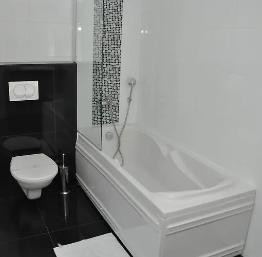 ゲストハウス Garni Plava Laguna